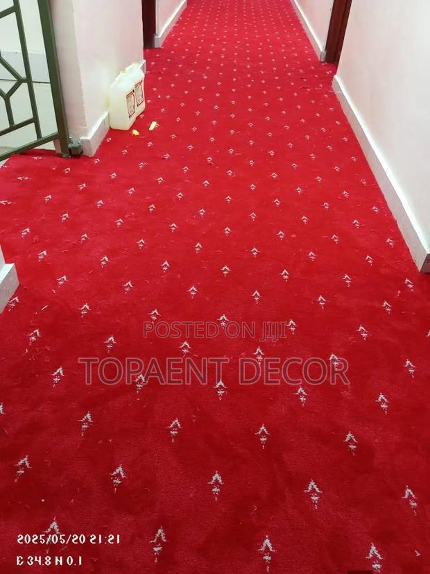 Presidential Plain Red With White Flowers Office Corridors Walltowall - main view