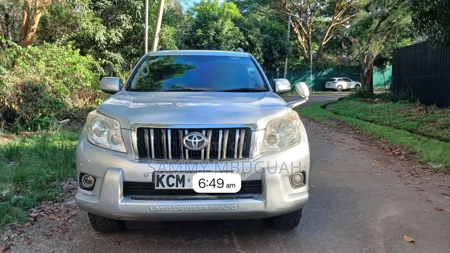Toyota Land Cruiser Prado 2011 Silver