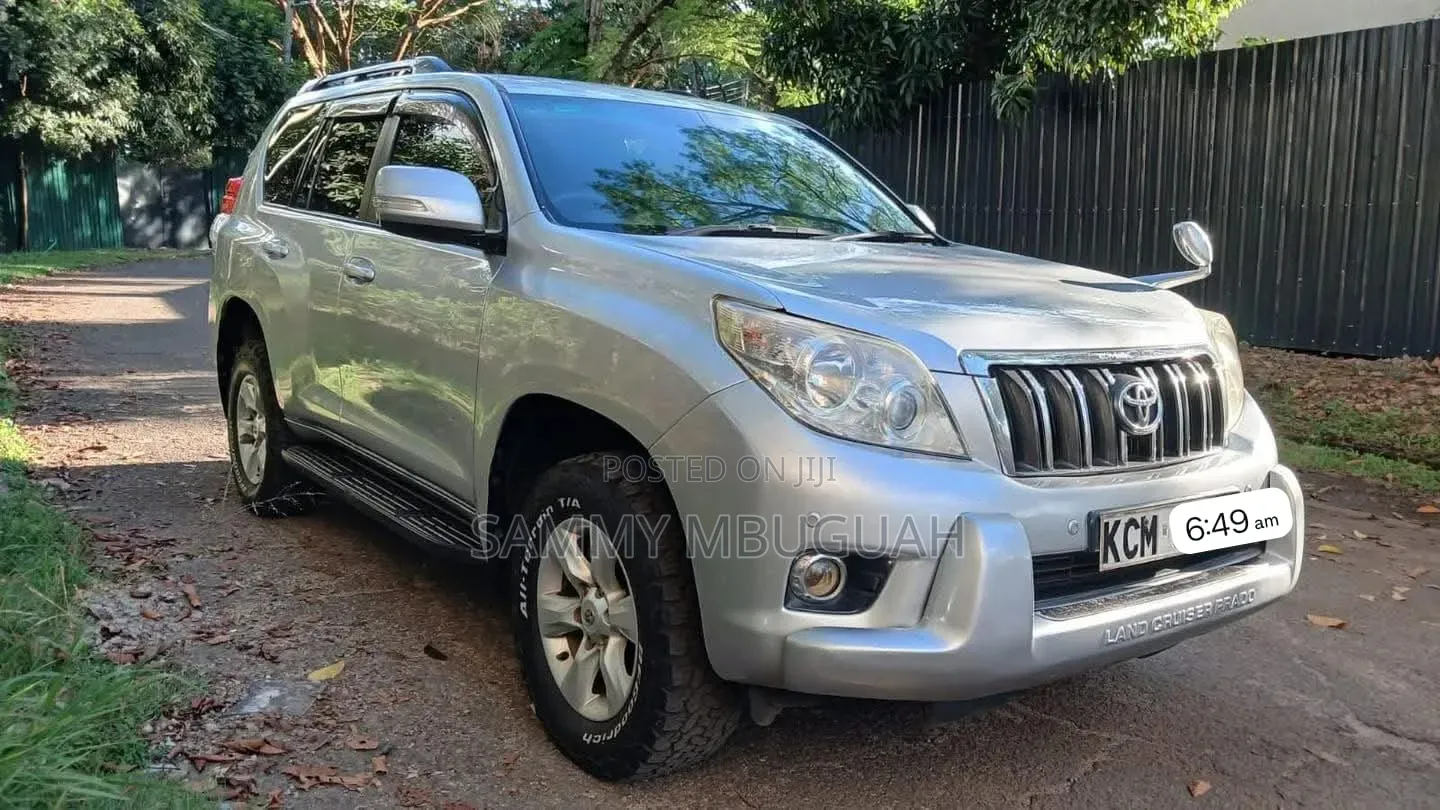 Toyota Land Cruiser Prado 2011 Silver