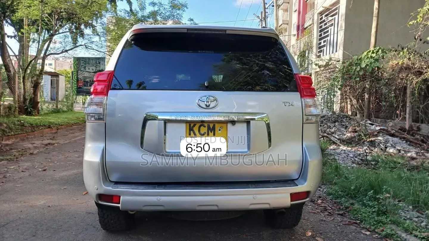 Toyota Land Cruiser Prado 2011 Silver