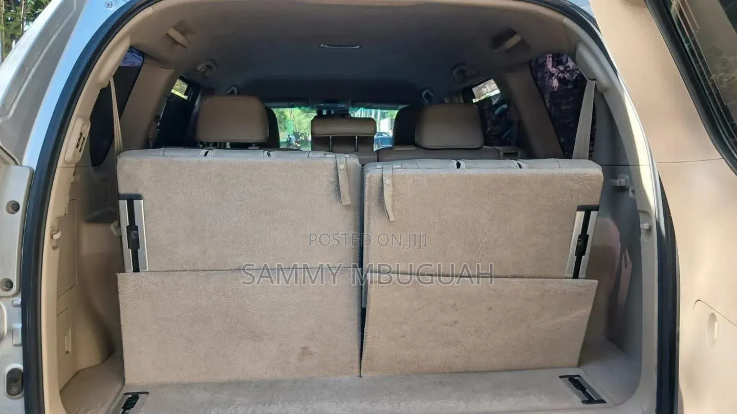 Toyota Land Cruiser Prado 2011 Silver