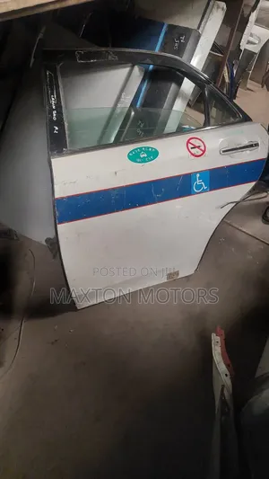 Toyota Crown Rear Door Grs200