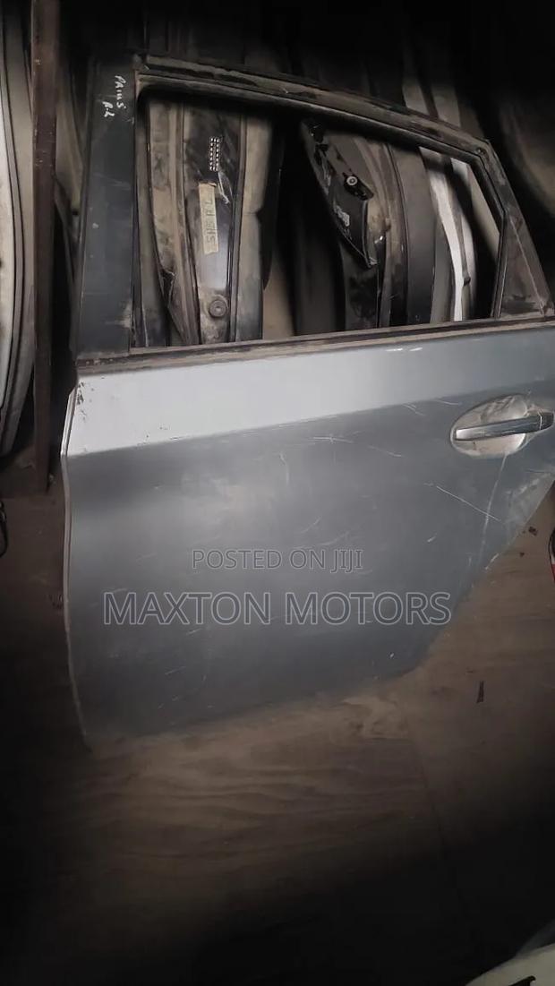 Toyota Prius Rear Door Sedan