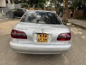 Toyota Corolla 1995 Silver