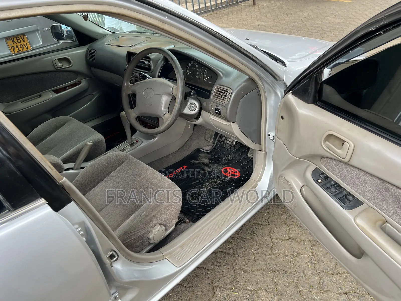 Toyota Corolla 1995 Silver