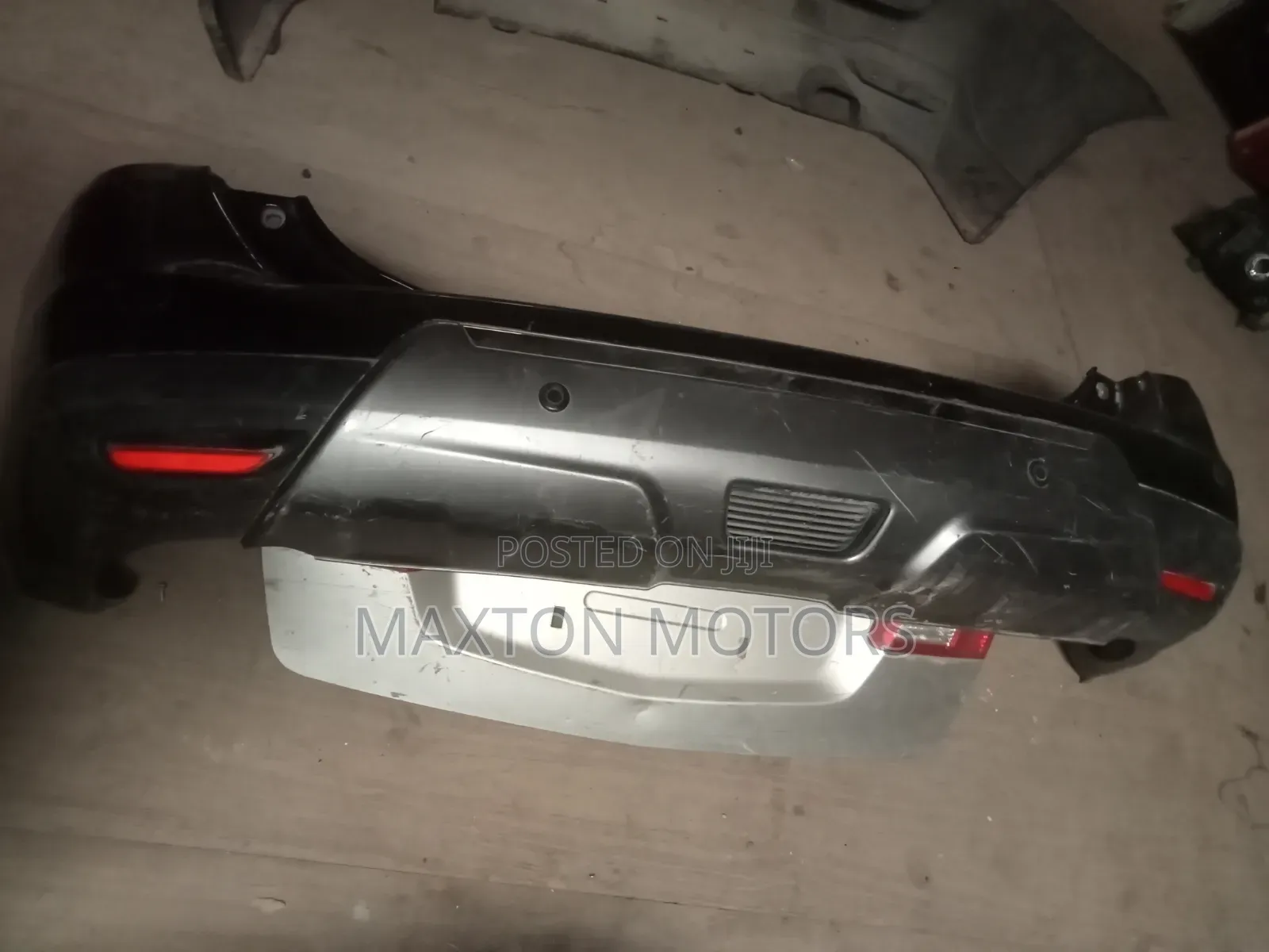 Nissan Xtrail Nt32 Rear Bumper With Overrider and Sensors