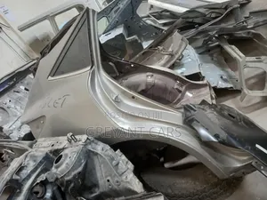 Toyota Harrier Rear Cut