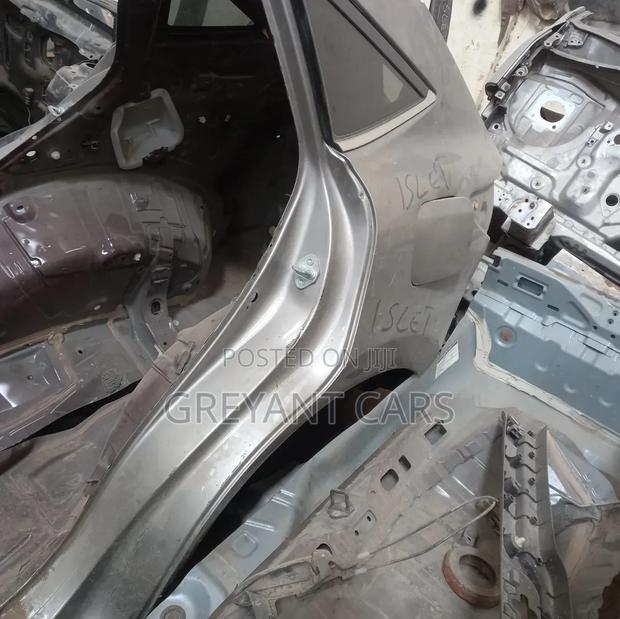 Toyota Harrier Rear Cut