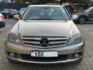 Mercedes-Benz C200 2007 Gold