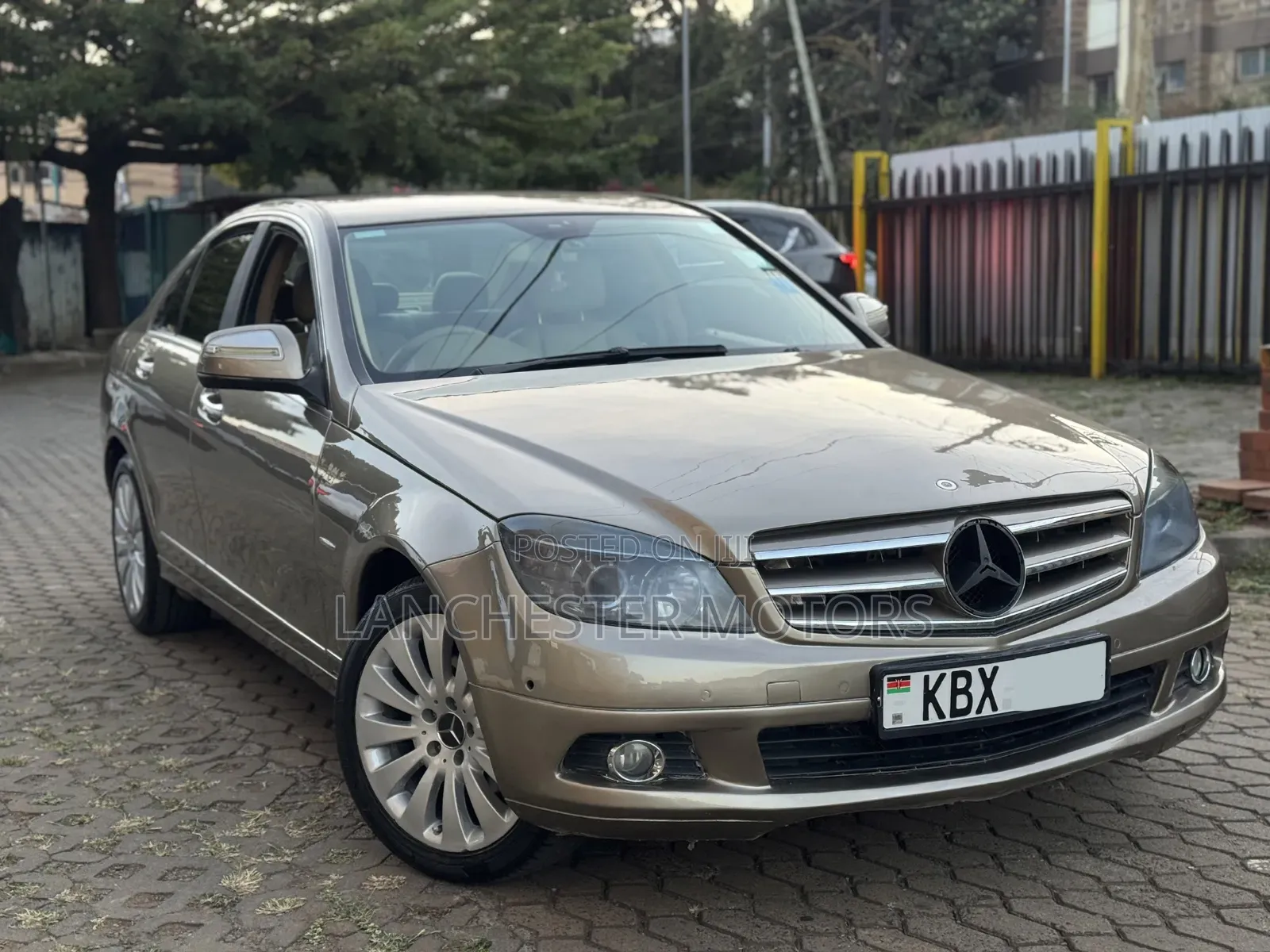 Mercedes-Benz C200 2007 Gold