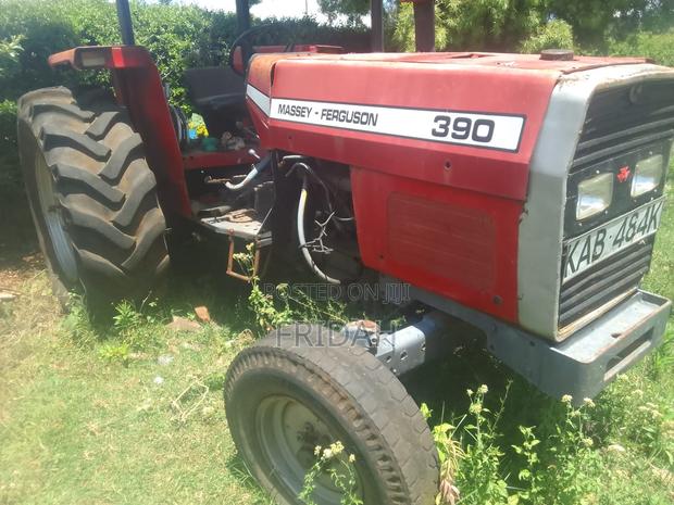 Massey Ferguson 390
