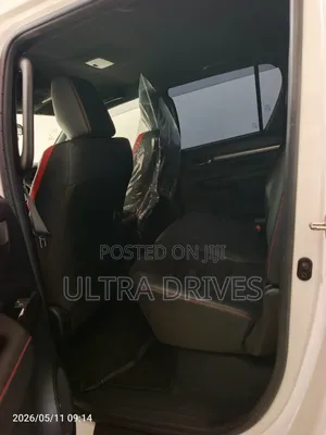 Toyota Hilux 2021 White