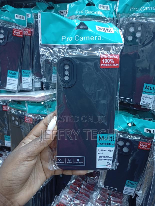 iPhone Xs Max Integrated Lens Cover Case