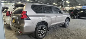 Toyota Land Cruiser Prado 2019 Gray