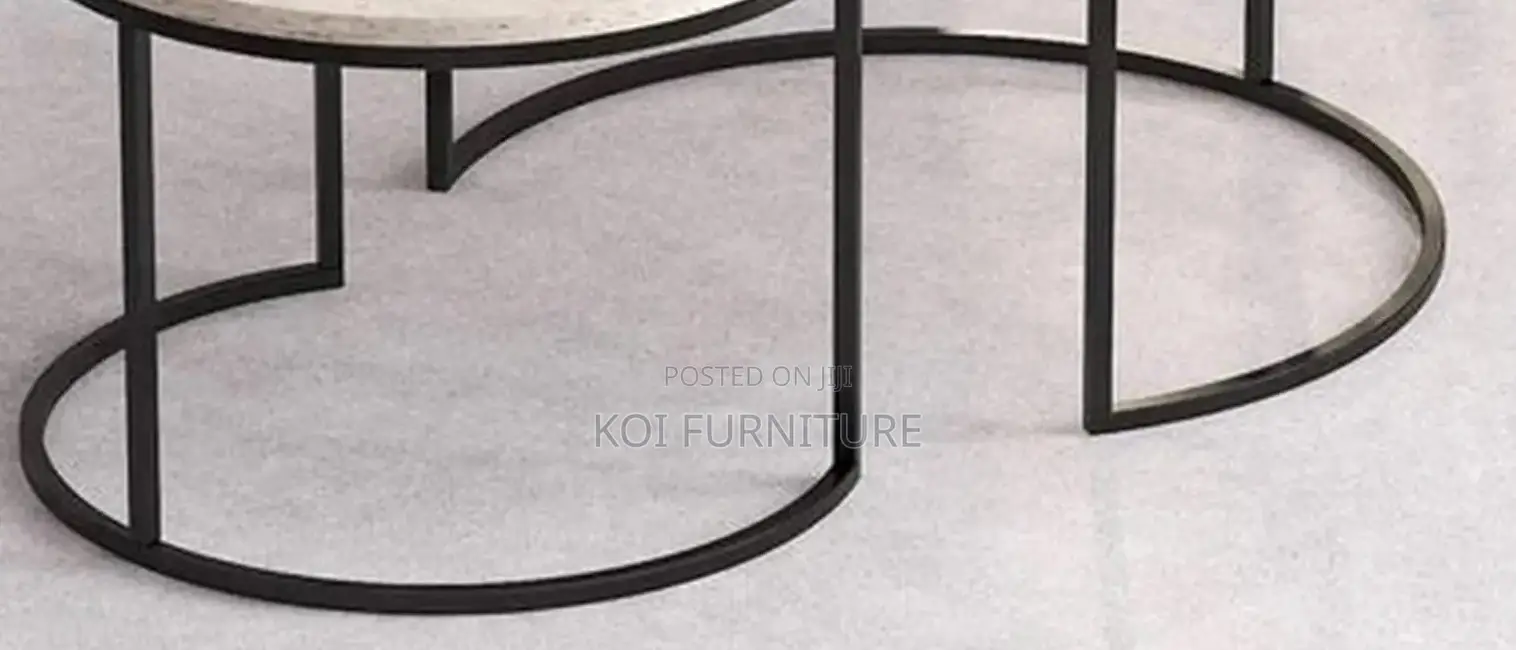 Coffee Table; Round Talemoh Coffee Table Set