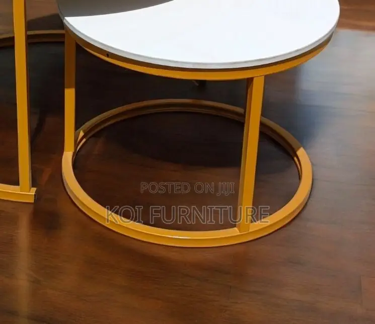 Coffee Table; Round Talemoh Coffee Table Set