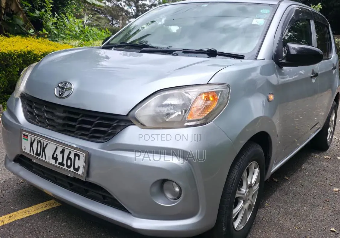 Toyota Passo 2017 Silver