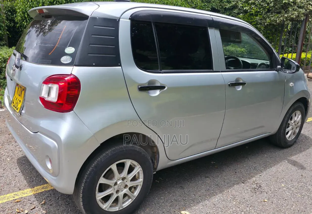 Toyota Passo 2017 Silver