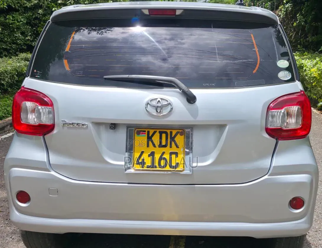 Toyota Passo 2017 Silver