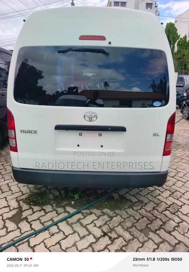 Toyota HiAce 2019 White - thumbnail 2