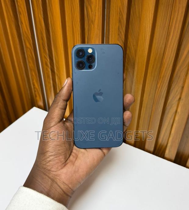 Apple iPhone 12 Pro 256 GB Blue - thumbnail 2