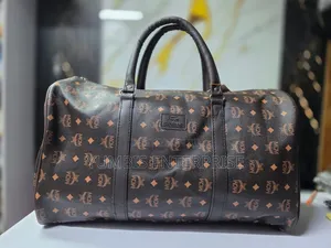 Medium Travel Bags at 1300 in Pu Leather
