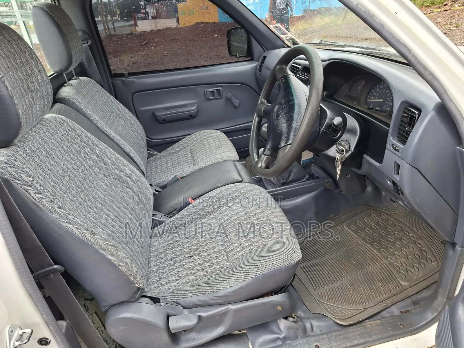 Toyota Hilux 2004 Pearl