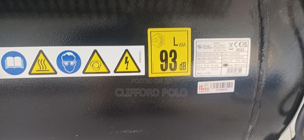 Air Compresssor - thumbnail 2