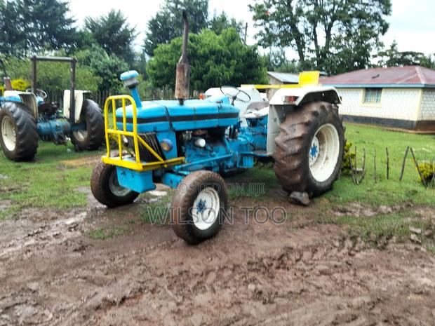 Tractor Ford 4610