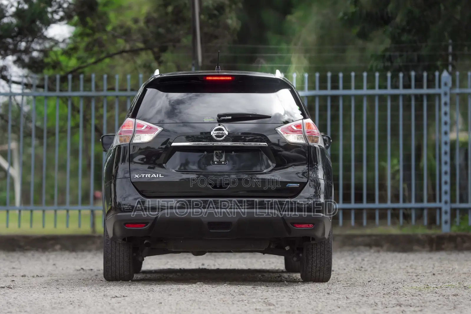 Nissan X-Trail 2.0 Petrol FWD 2017 Black