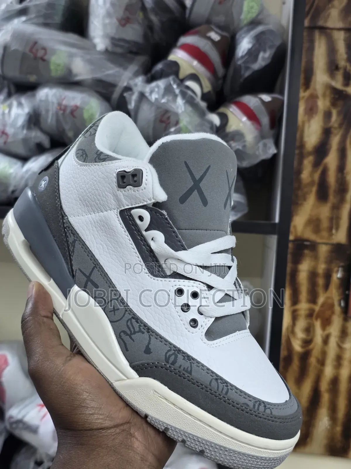 Air Jordan 3 Retro Kaws Sneakers