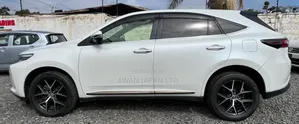 Toyota Harrier 2.0 2019 White