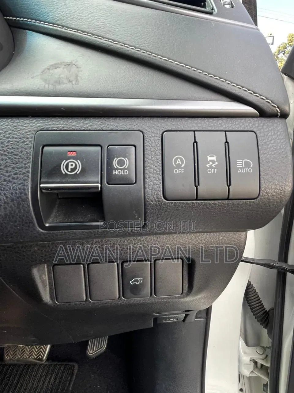 Toyota Harrier 2.0 2019 White