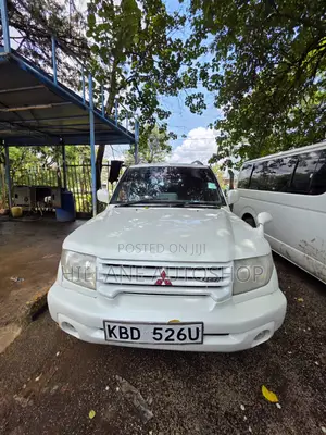 Mitsubishi Pajero IO 2001 White