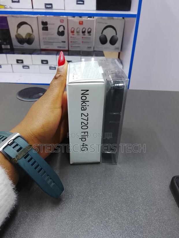 New Nokia 2720 Flip 512 GB Black