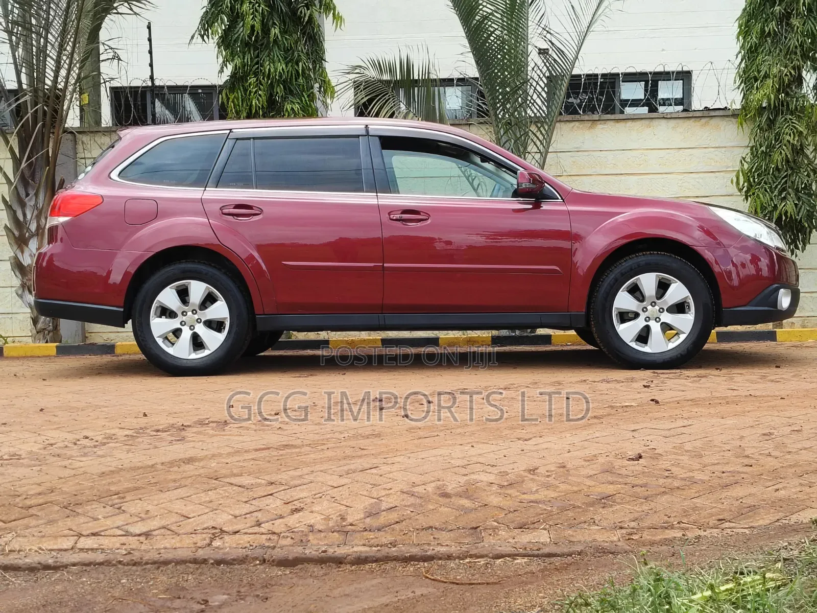 Subaru Outback 2.5i 2010 Red