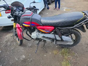 Bajaj Boxer 150 UG 2023 Red
