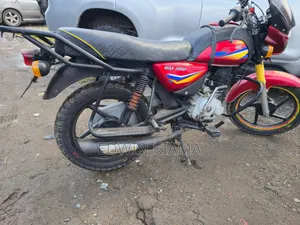 Bajaj Boxer 150 UG 2023 Red