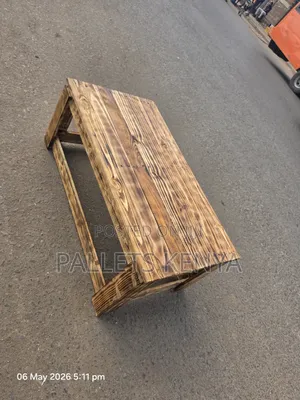 Coffee Table – Rustic Wooden Pallet Coffee Table