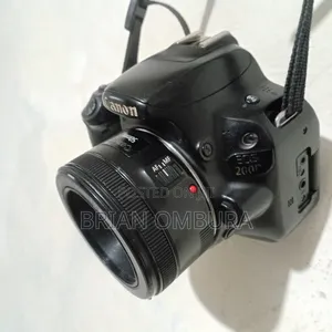 Camera Canon 200d