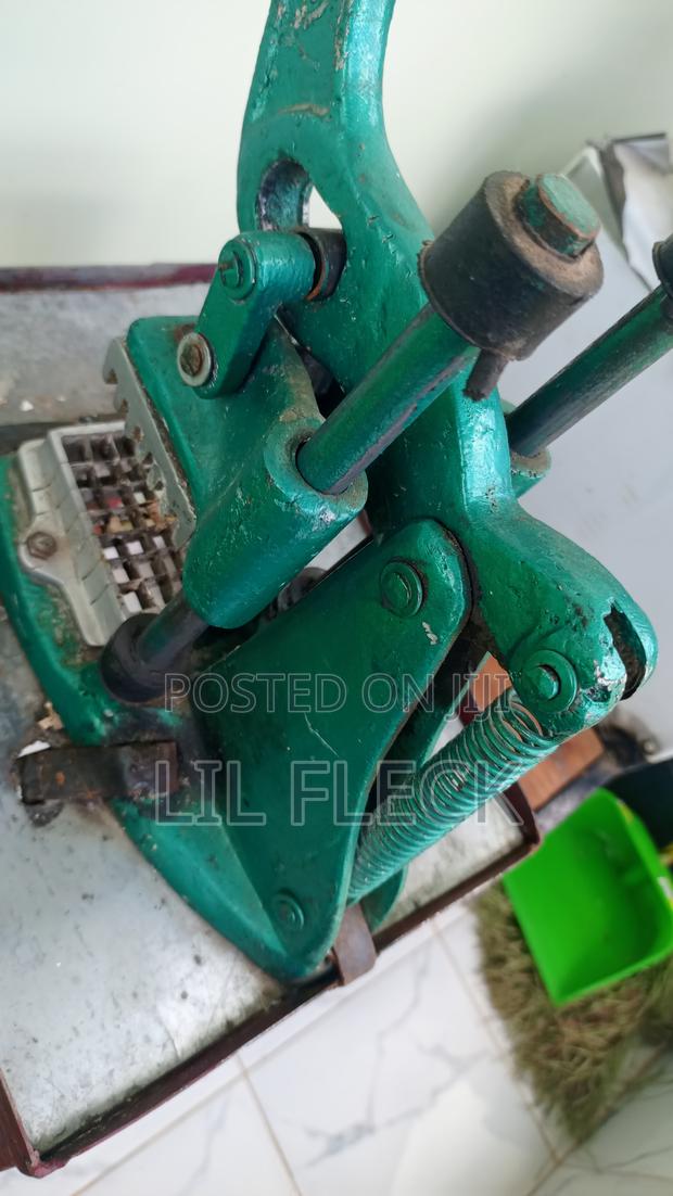 Chips Cutters - thumbnail 2