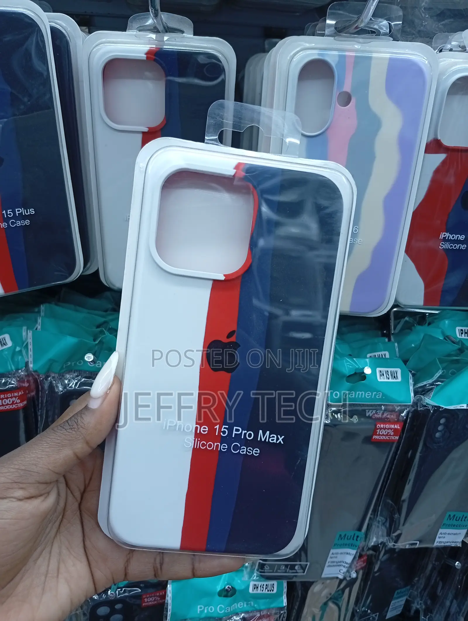 iPhone 15 Pro Max Reminiscent of Motorsport Aesthetics Case
