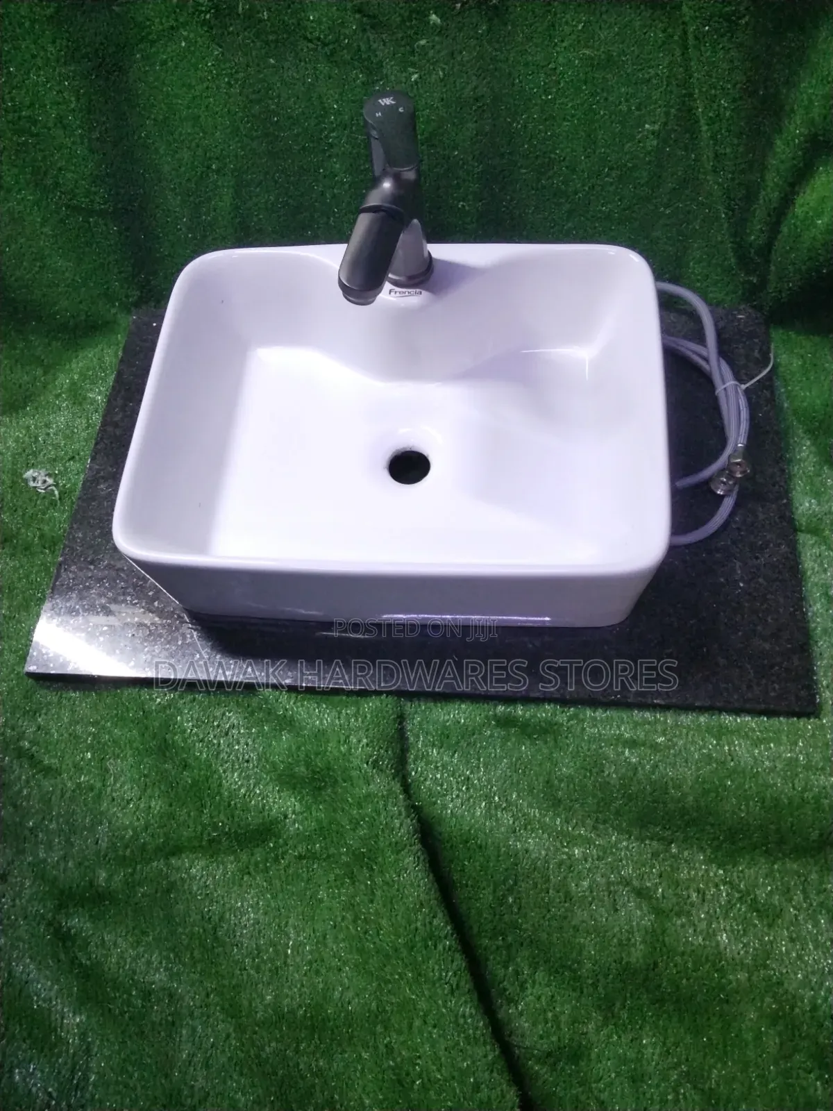 Washhandbasin With Marble and Mixer