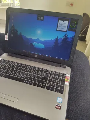 Laptop HP 15-ra003nia 4GB Intel Core i5 HDD 320GB