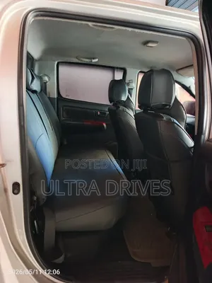Toyota Hilux 2013 Gray