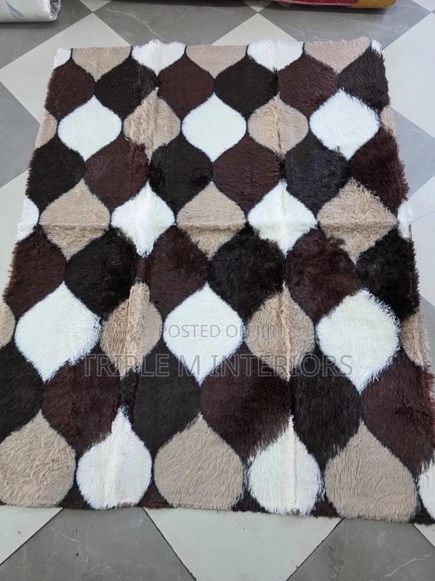 Elegant Nest Fluffy Carpet for Home Comfort