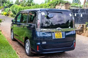 Toyota Voxy 2016 Blue