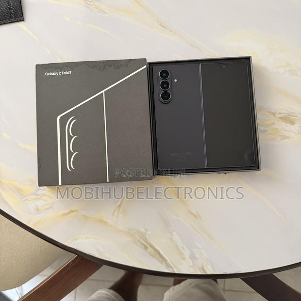 New Samsung Galaxy Z Fold7 1 TB Black - thumbnail 3