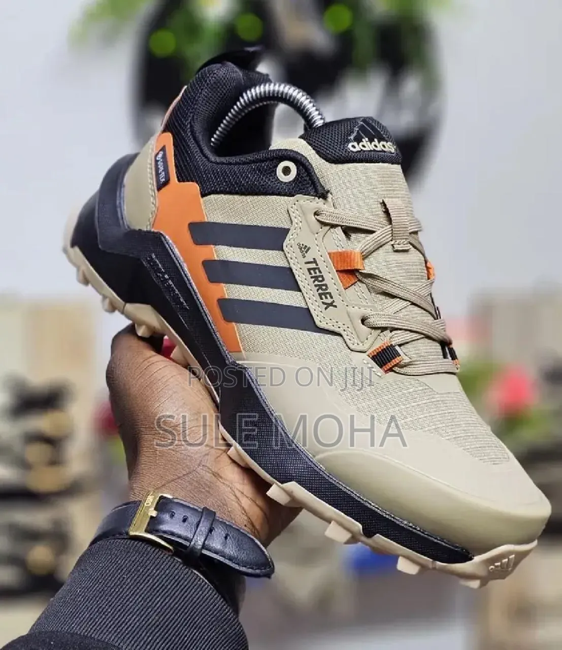 Sports Shoes