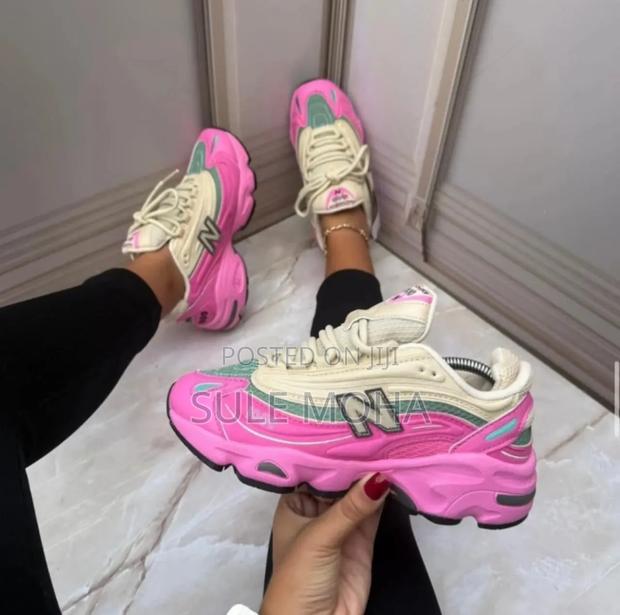 Sports Shoes - thumbnail 2
